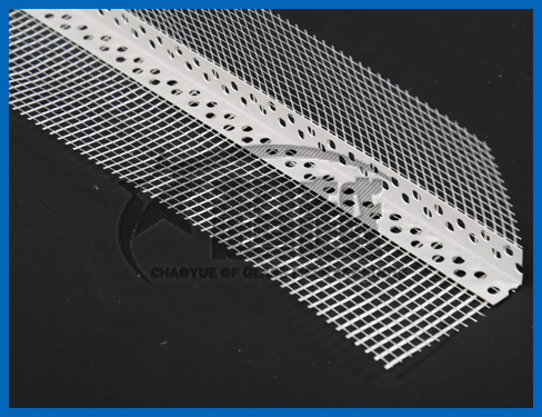 PVC滴水线为了防止雨水倒流，伤害建筑物。目前多数建筑物楼房采用保温板做鹰嘴造型。尺寸无法统一。不美观，工艺烦琐。质量很难保证。同时会产生大量的泡沫垃圾。为此我公司研究生产了滴水线。这种滴水线可以解决